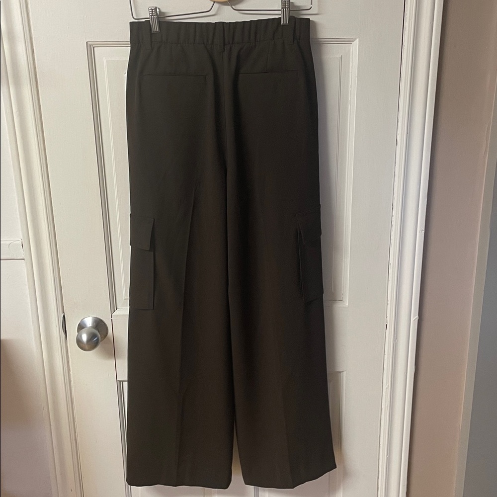 GAP 365 High Rise Cargo Pleated Trousers in brown, women’s size 6 - Picture 5 of 15